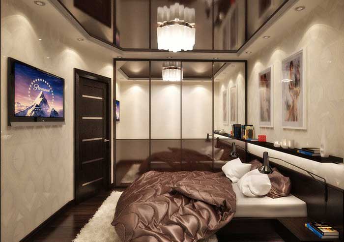 Дизайн спальни с натяжным потолком и шкафом купе