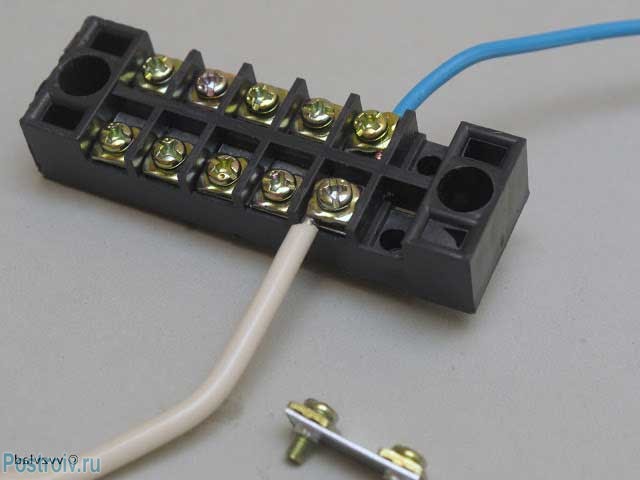 Винтовые зажимные коробки для соединения многожильных проводов - Фото