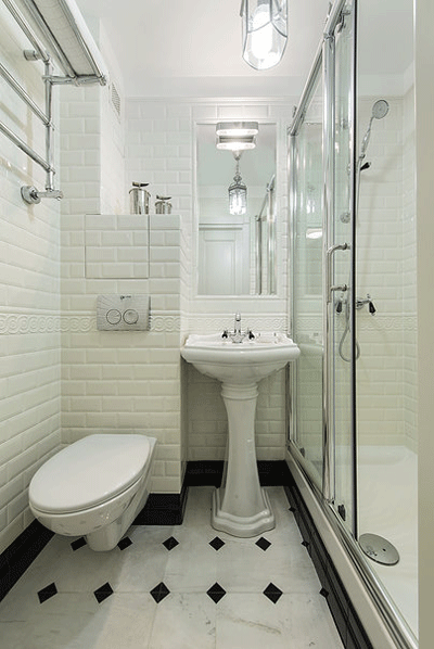 Совмещенная ванная комната с душевой кабиной и подвесным унитазом - Фото