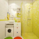 Желтая ванная комната с душевой кабиной. Фото