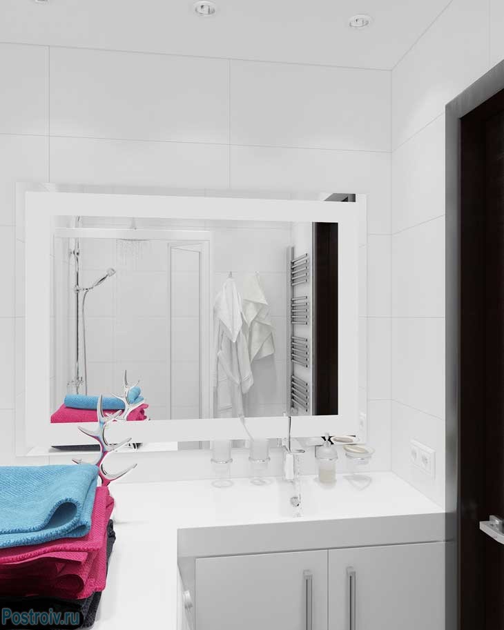 Дизайн ванной с большим зеркалом - Фото
