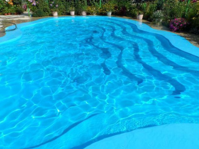 a_homebuilt_swimming_pool_thats_pretty_awesome_640_23