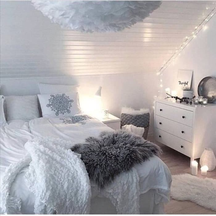 Белый холодный свет в спальне - 73 фото идеи
