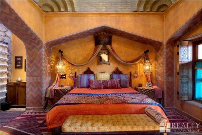 Шкаф в марокканском стиле