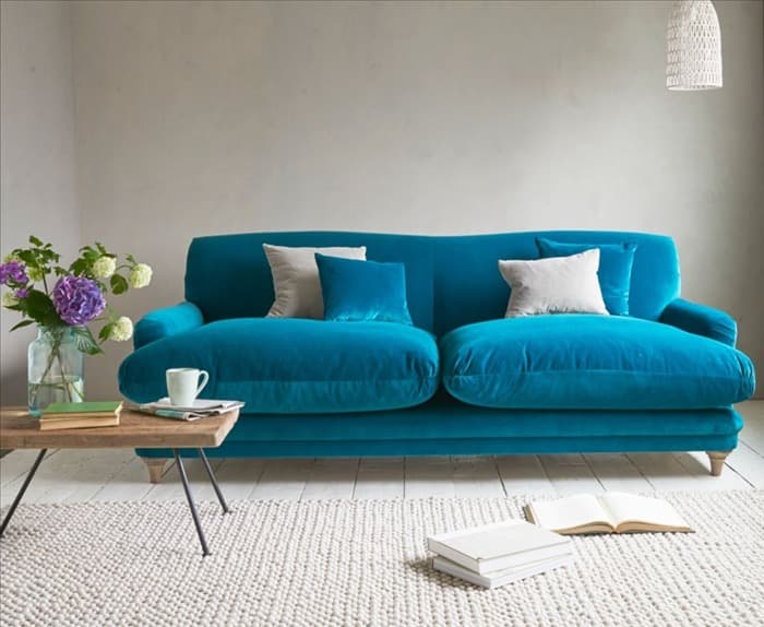 Голубой диван