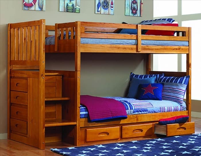 Двухъярусная кровать для родителей и ребенка