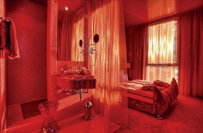 Отель красная комната