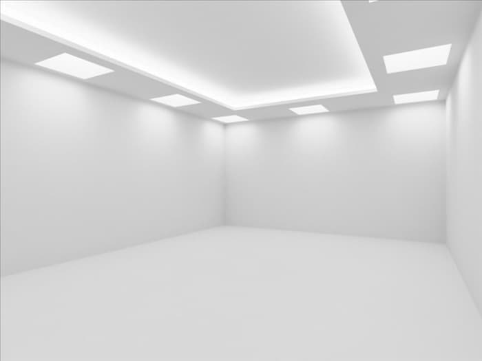 Белый потолок в перспективе