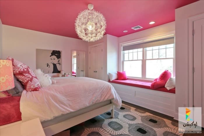 Спальня с розовым потолком интерьер
