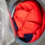 Как правильно постирать куртку в стиральной машине: режимы, температура и ошибки